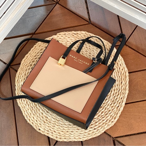 Marc Jacobs Handbags - Marc Jacobs Tan, Cream, and Black Tote